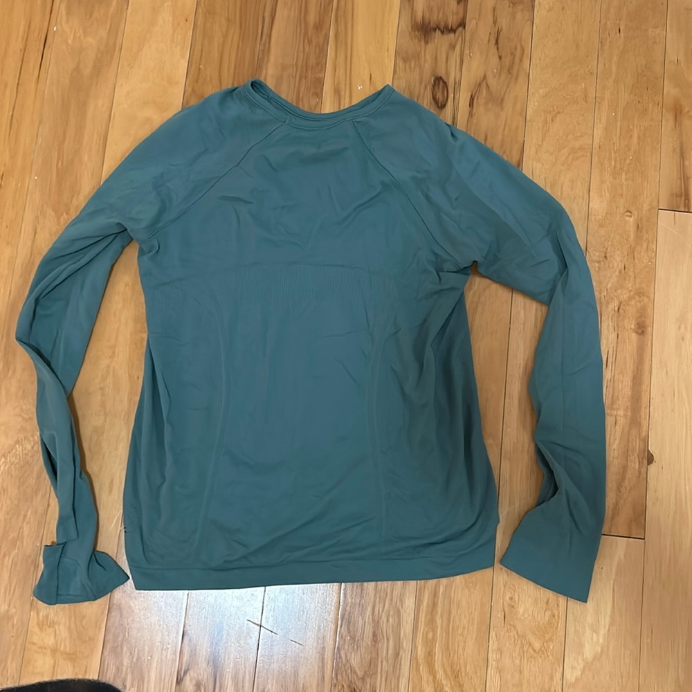 Athleta  long sleeve shirt
